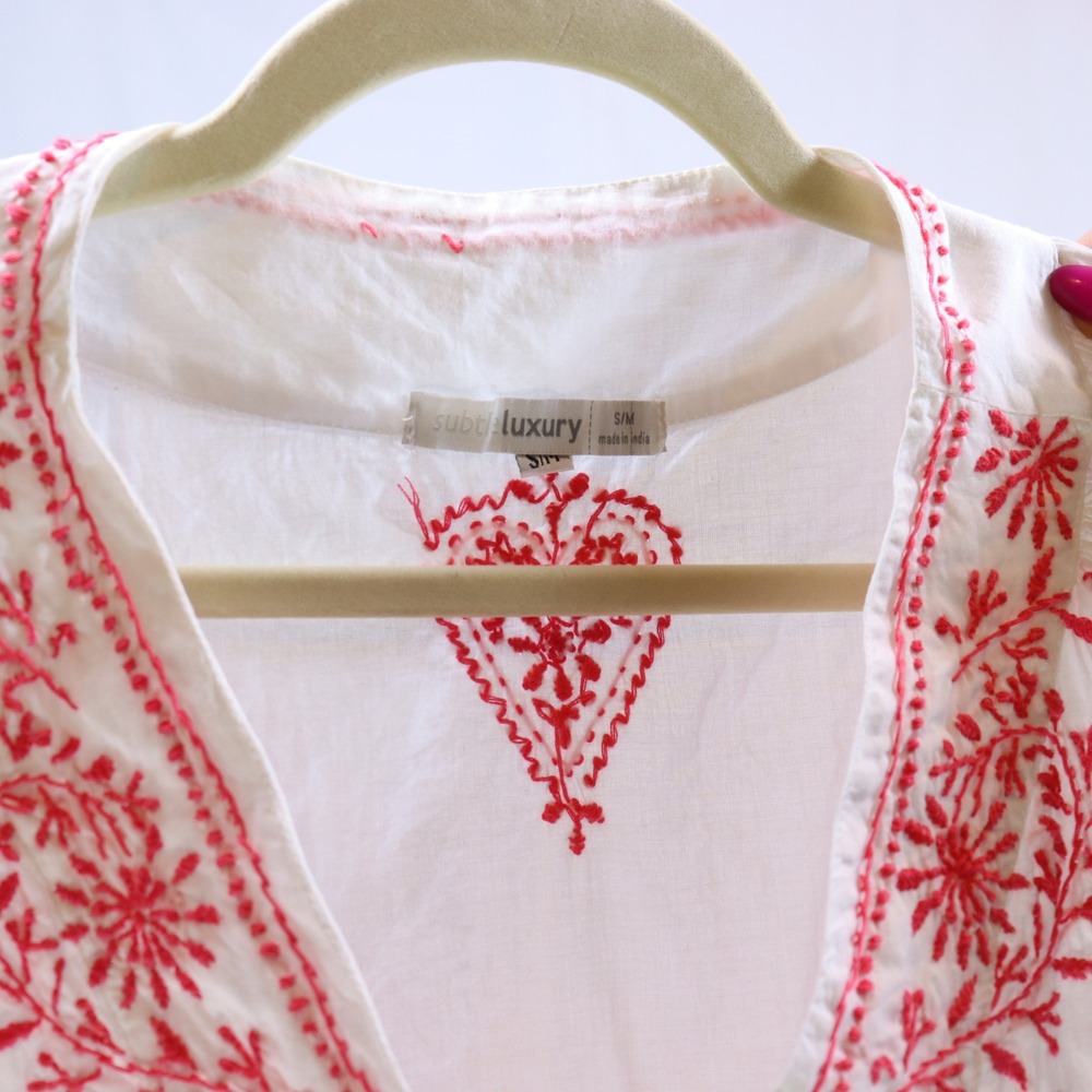 Subtle Luxury Embroidered Tassel Top S/M White Womens Boho V-Neck Blouse - Picture 4 of 5